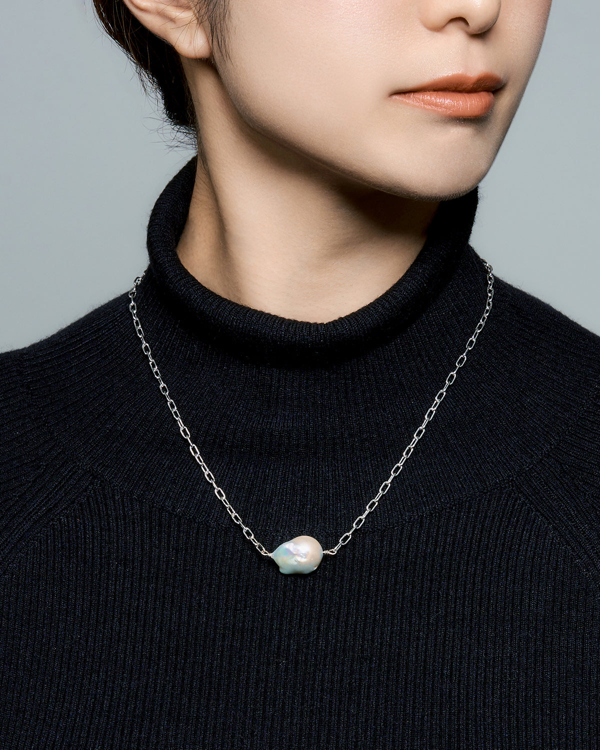 baroque pearl pendant